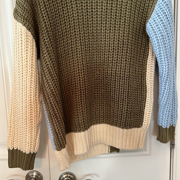 Color-Block Button-Up Cardigan - Picture 7 of 10